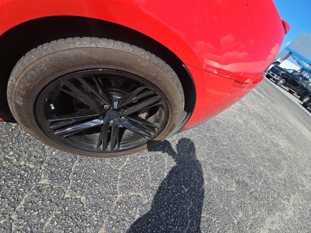 Used 2015 Chevrolet Camaro SS w/ Commemorative Special Edition RWD image 12