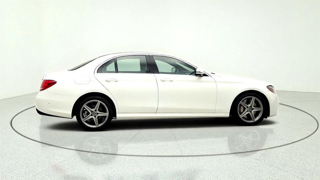 Used 2020 Mercedes-Benz E 350 4MATIC Sedan image 4