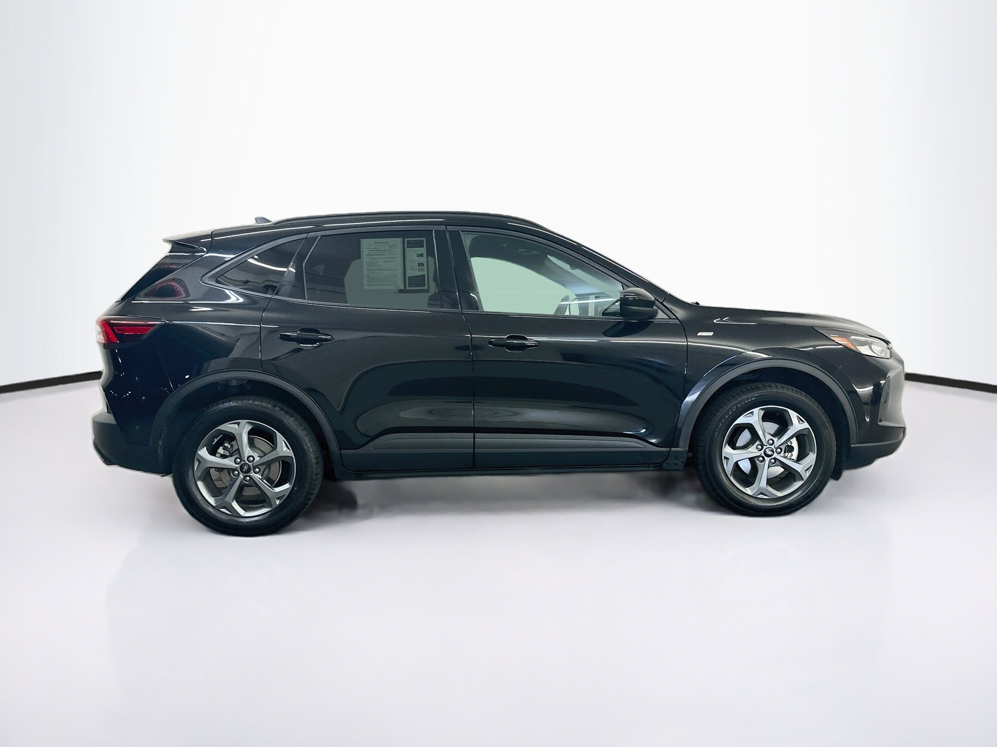 Used 2025 Ford Escape ST-Line Select AWD/4WD image 10