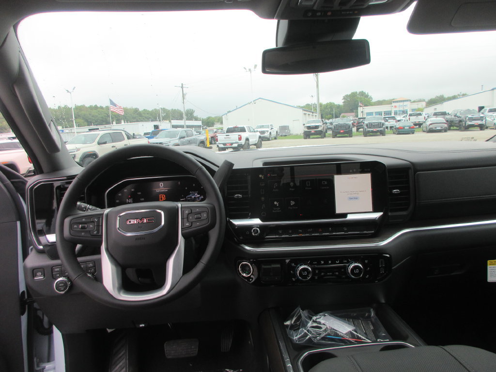 New 2026 GMC Sierra 3500 SLT w/ SLT Premium Package AWD/4WD image 17