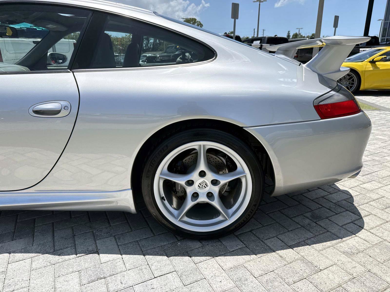 Used 2004 Porsche 911 Carrera RWD image 11