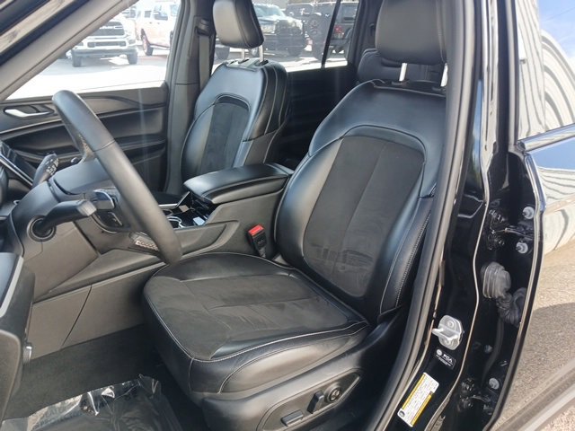 Used 2023 Jeep Grand Cherokee L Laredo image 47