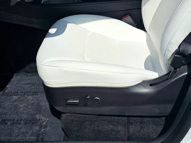 Used 2023 Tesla Model Y Performance AWD/4WD image 18