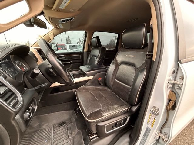 Used 2019 RAM 1500 Laramie AWD/4WD image 32