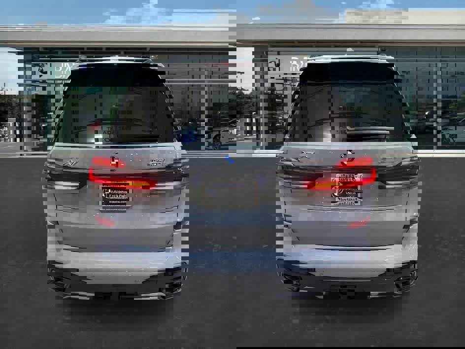 New 2026 BMW X7 xDrive40i w/ M Sport Package image 5