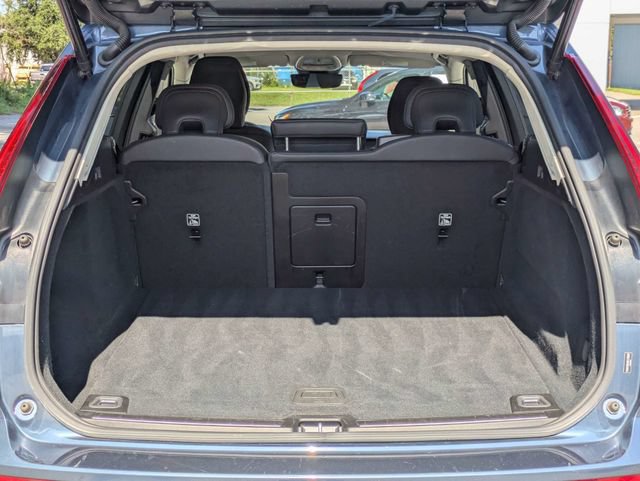 Certified 2025 Volvo XC60 B5 Plus AWD/4WD image 17