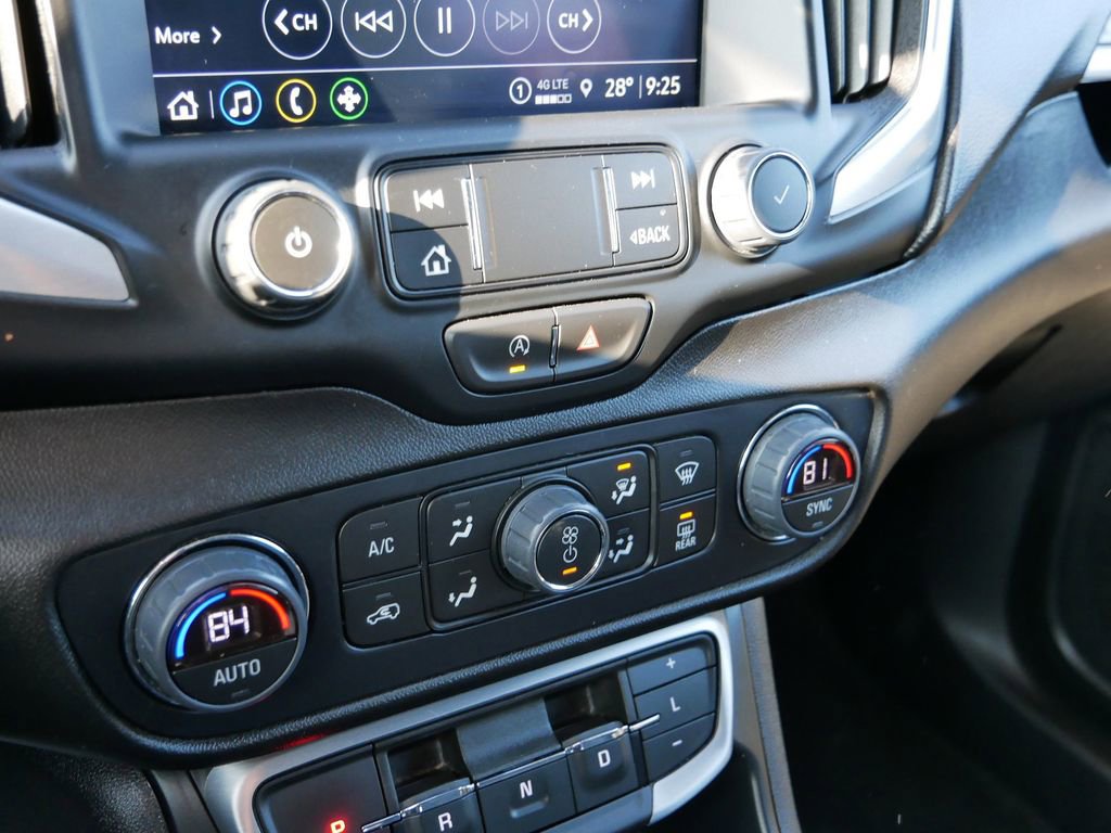 Used 2024 GMC Terrain SLT image 19