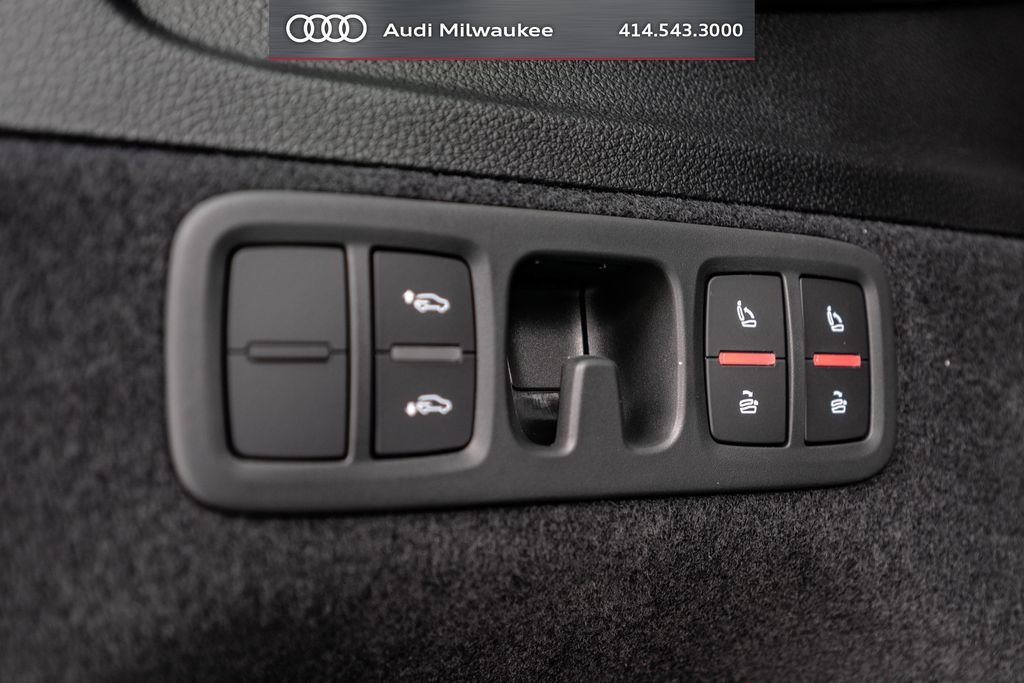 New 2026 Audi SQ7 Prestige AWD/4WD image 51
