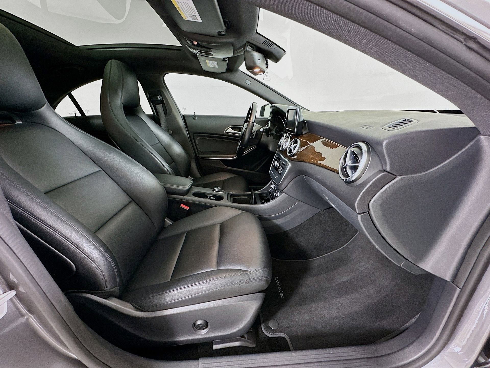 Used 2014 Mercedes-Benz CLA 250 image 31