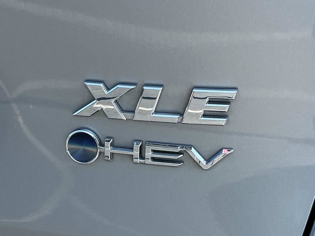 Used 2025 Toyota RAV4 XLE AWD/4WD image 10
