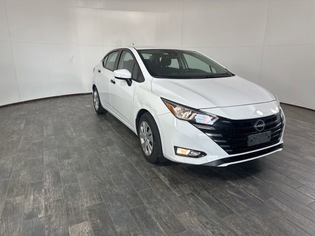 Used 2024 Nissan Versa S image 3