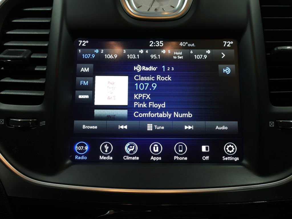 Used 2019 Chrysler 300 Touring image 27