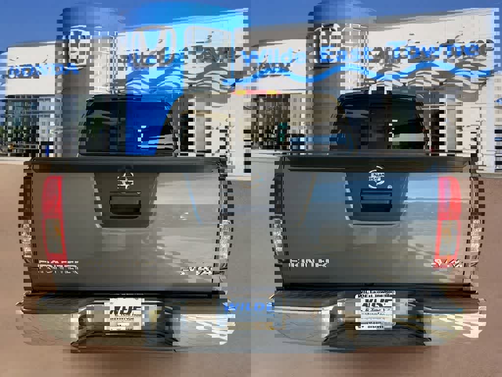 Used 2017 Nissan Frontier SV image 7