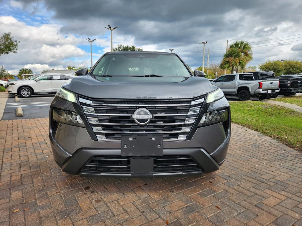 Used 2024 Nissan Rogue SV image 7