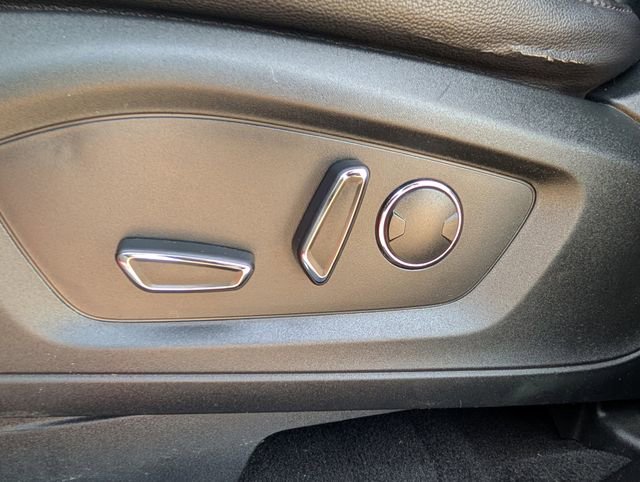 Used 2020 Ford Explorer Limited image 23