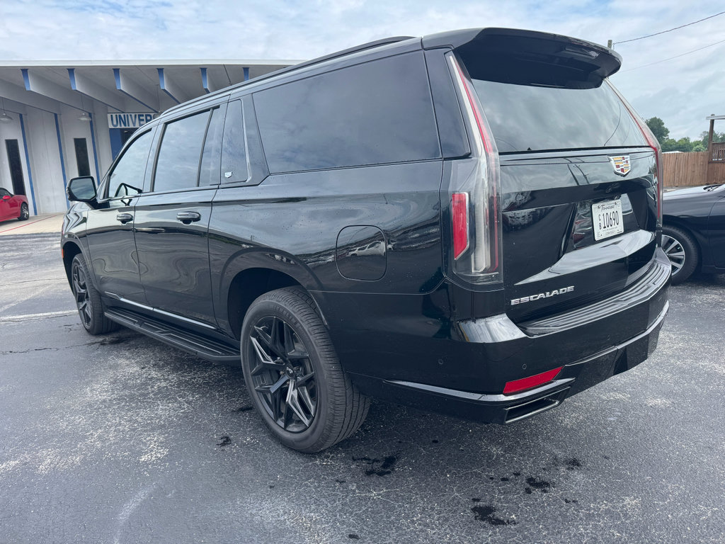 Used 2022 Cadillac Escalade ESV Sport AWD/4WD image 5