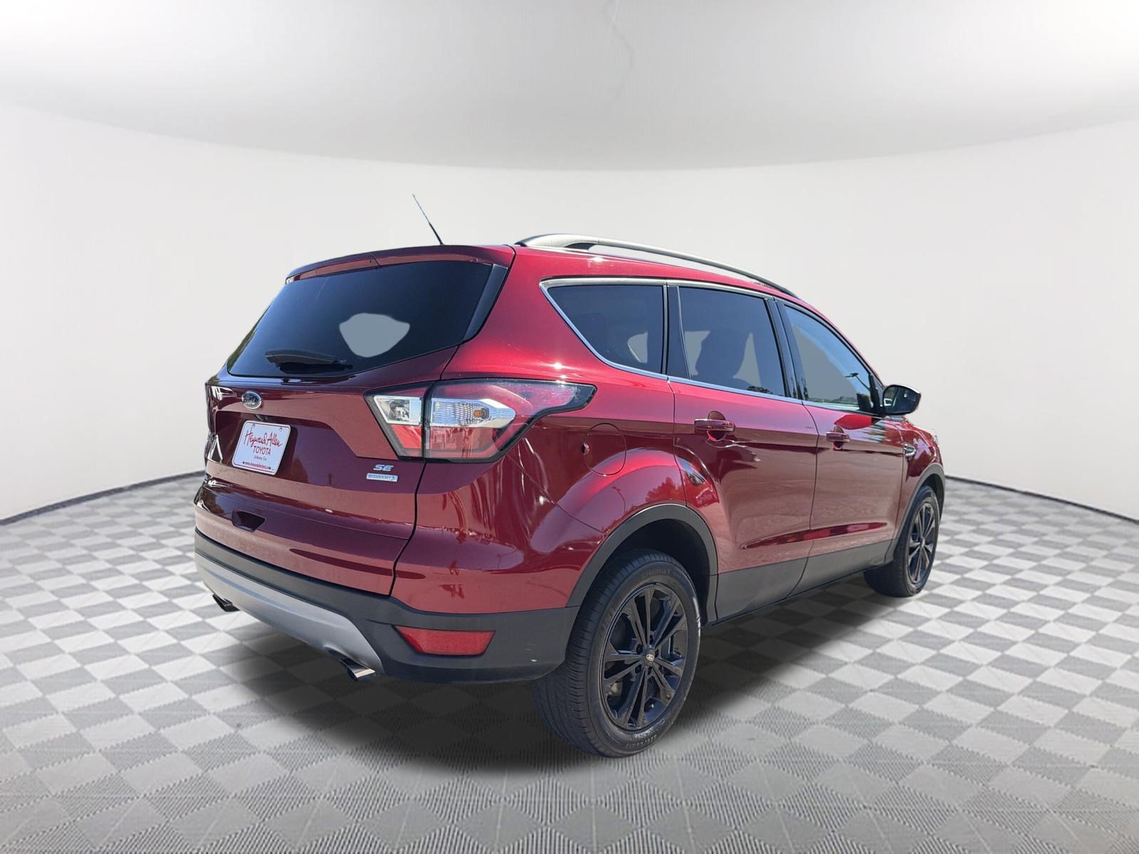 Used 2018 Ford Escape SE FWD image 17