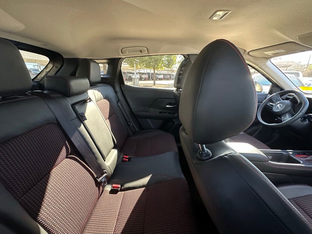 Used 2025 Nissan Kicks SR image 12