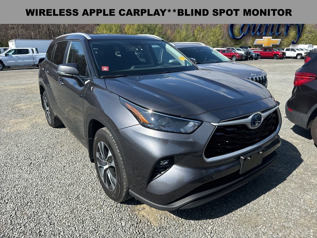 Used 2024 Toyota Highlander XLE image 1