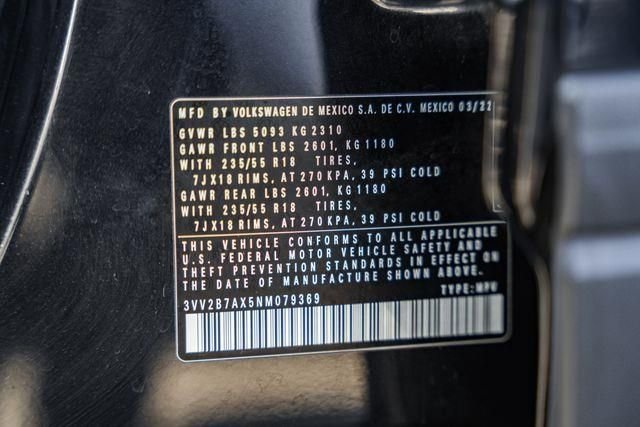 Used 2022 Volkswagen Tiguan SE w/ Panoramic Sunroof Package image 37