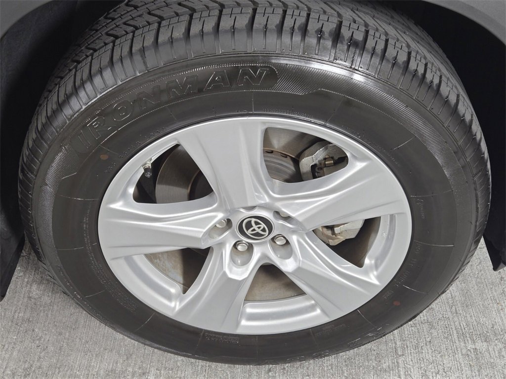 Used 2022 Toyota Highlander LE image 10