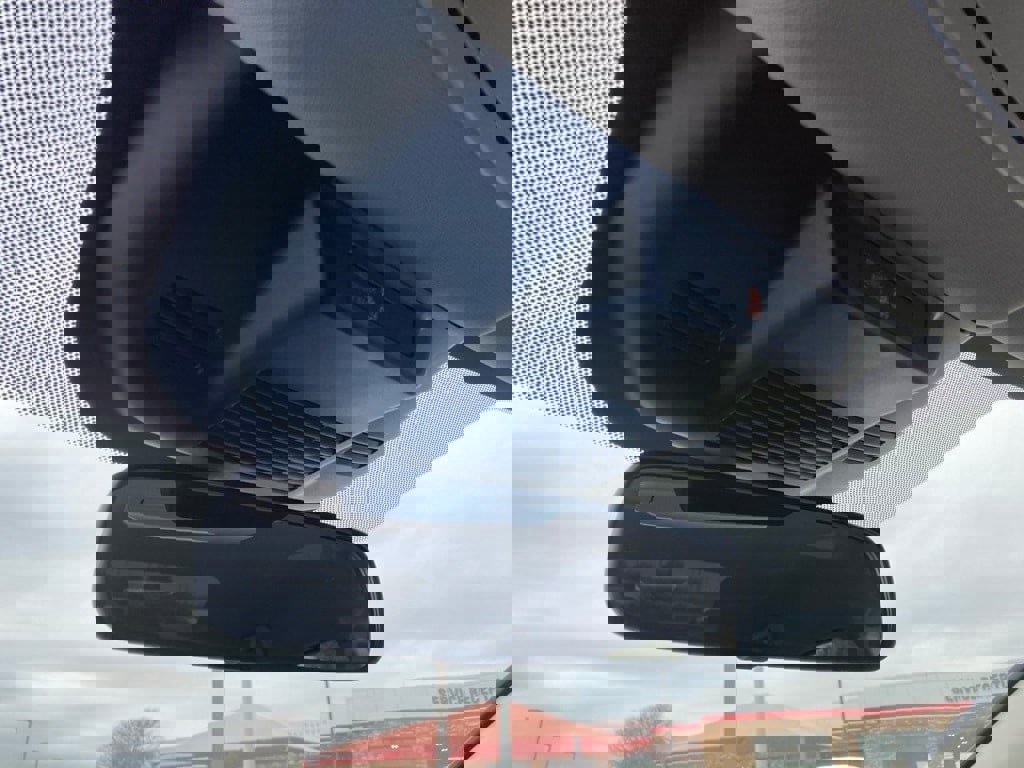 Used 2025 Nissan Rogue SV image 27