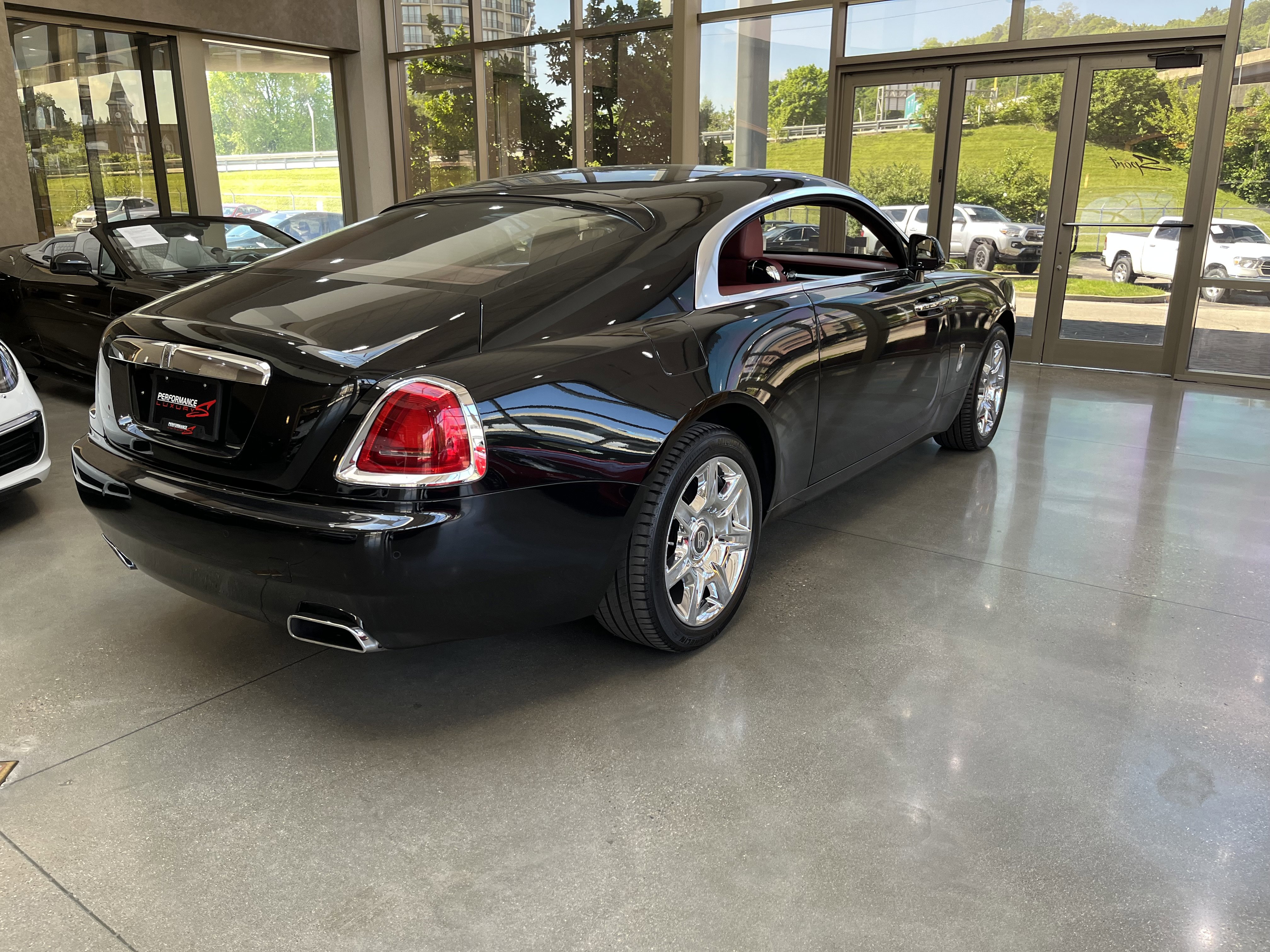 Used 2015 Rolls-Royce Wraith RWD image 5