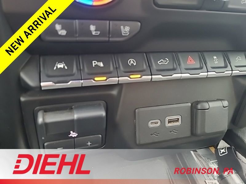 Used 2021 GMC Sierra 1500 AT4 w/ AT4 Premium Package AWD/4WD image 9