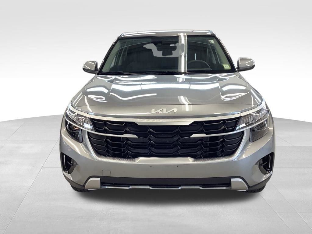 Certified 2025 Kia Seltos LX AWD/4WD image 6
