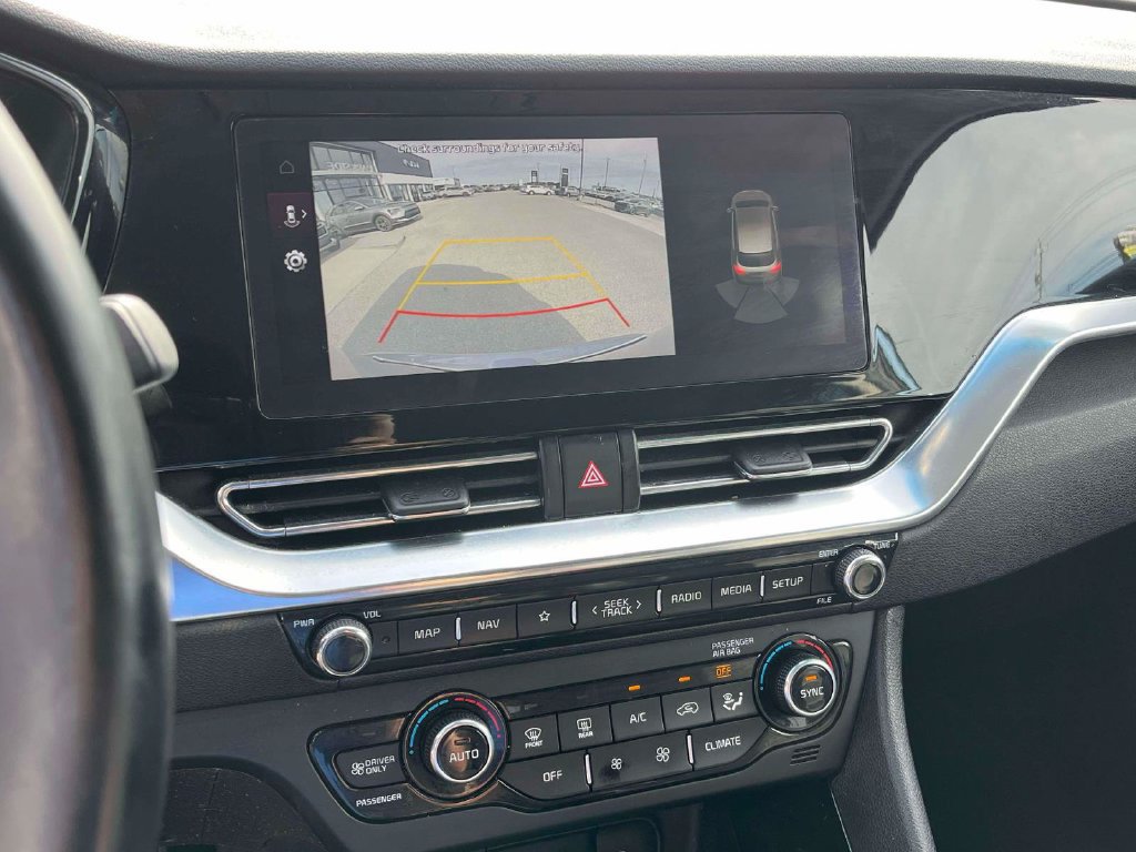 Used 2022 Kia Niro EX Premium FWD image 22