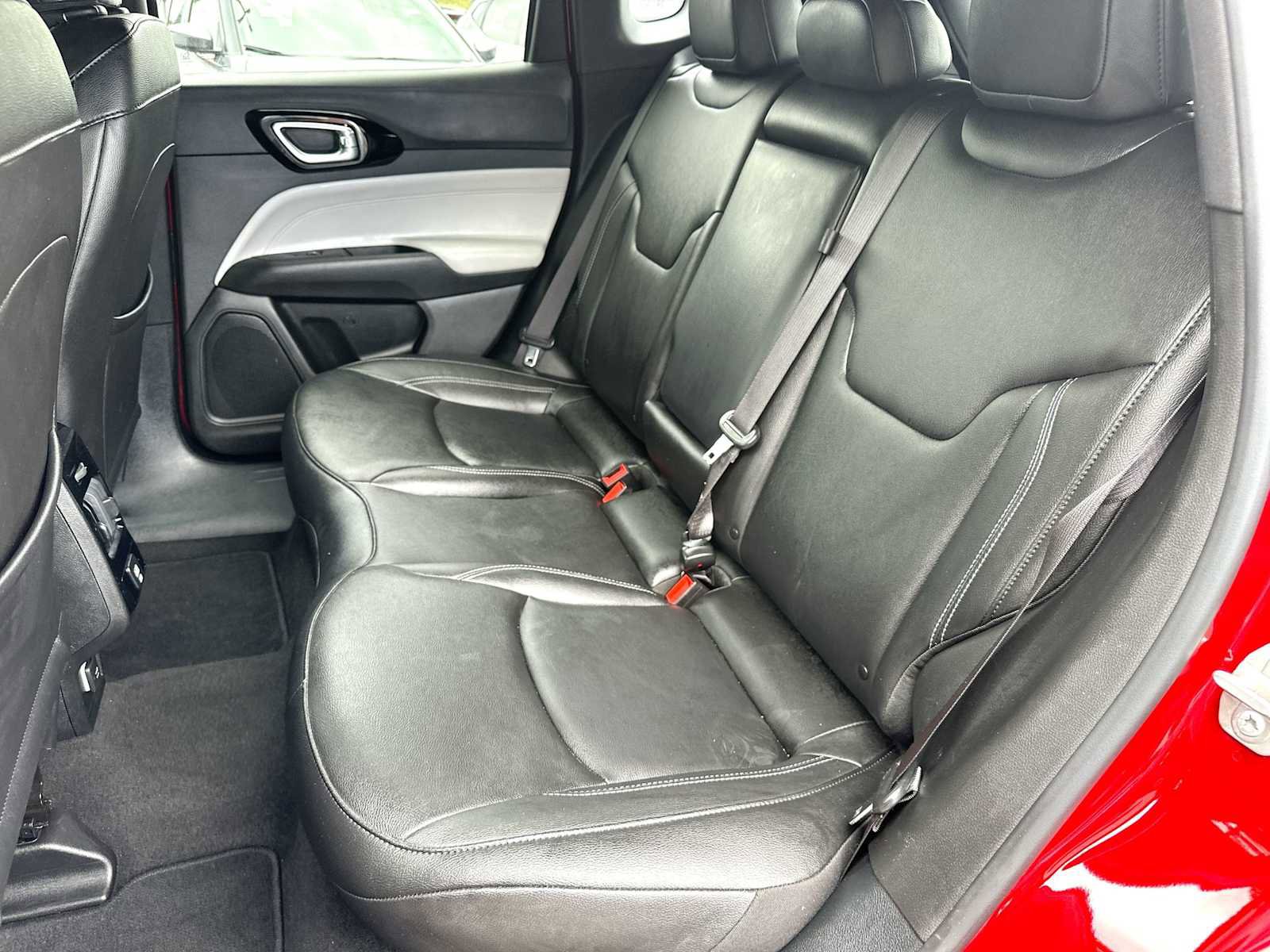 Used 2025 Jeep Compass Limited AWD/4WD image 23