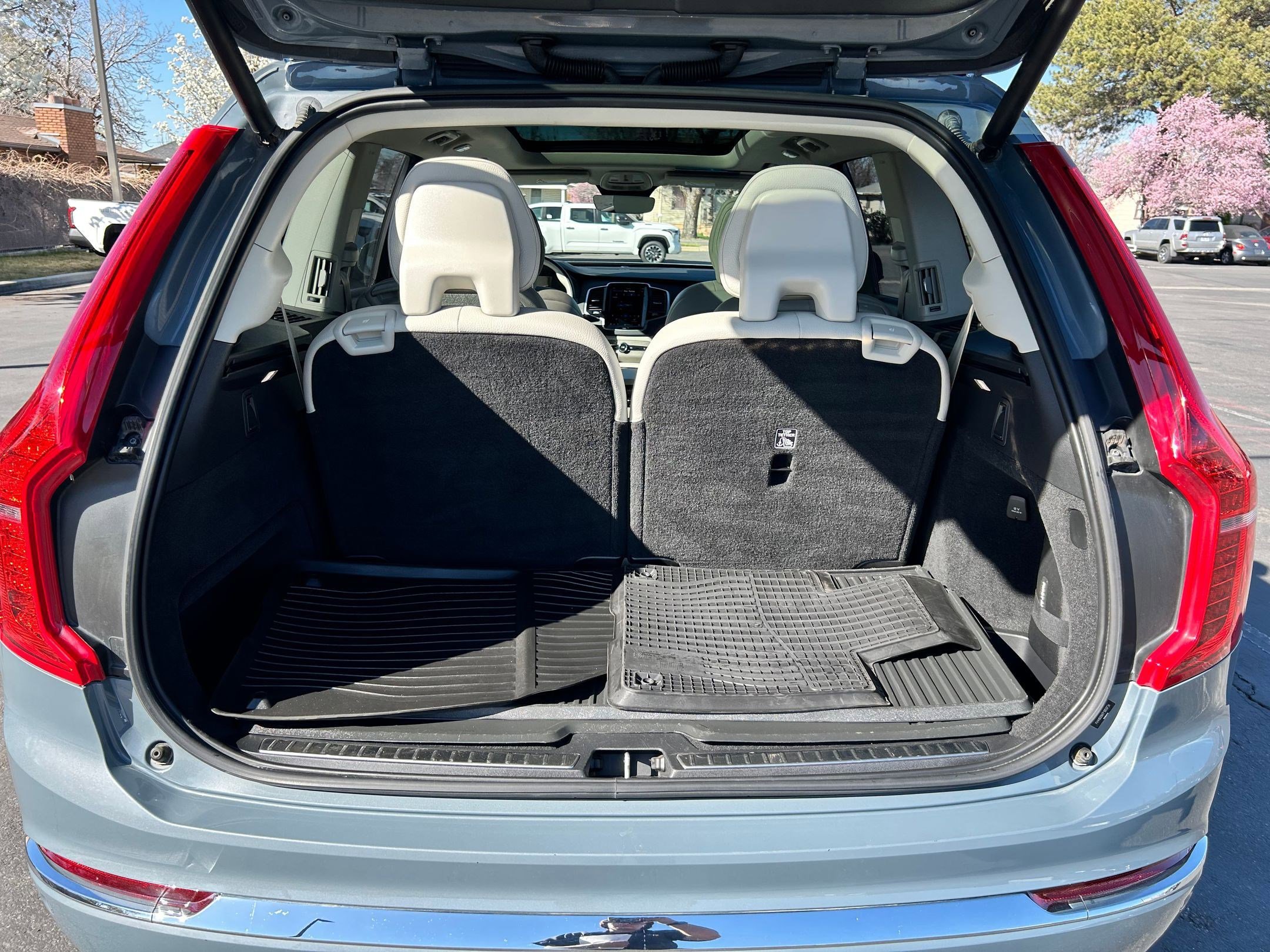 Used 2023 Volvo XC90 T8 Plus image 27