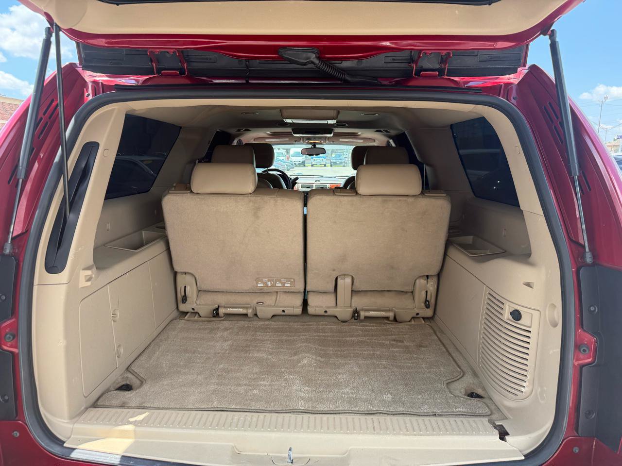Used 2013 Chevrolet Suburban LTZ RWD image 8