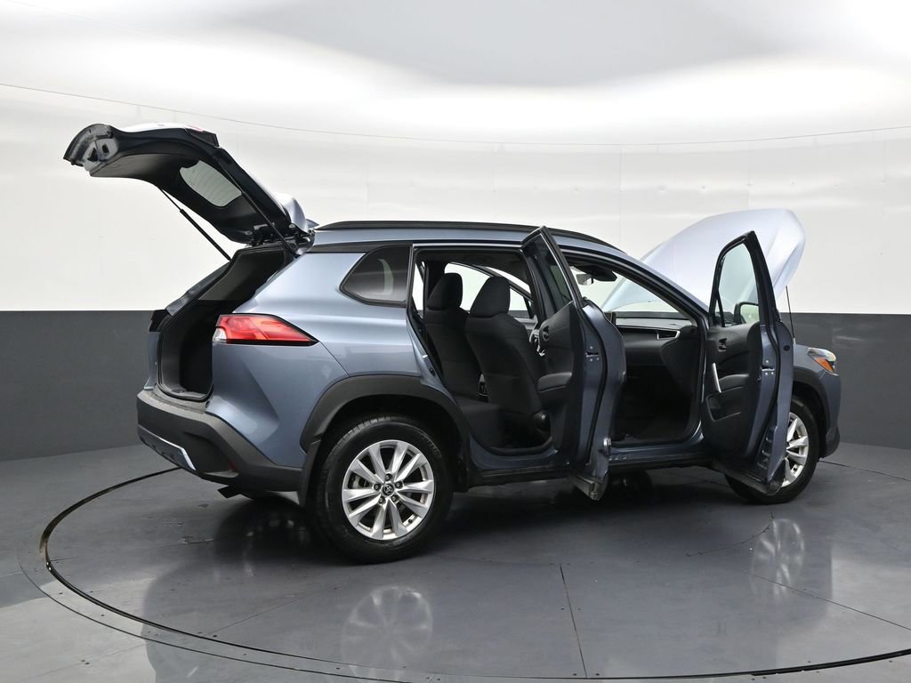 Used 2024 Toyota Corolla Cross LE image 28