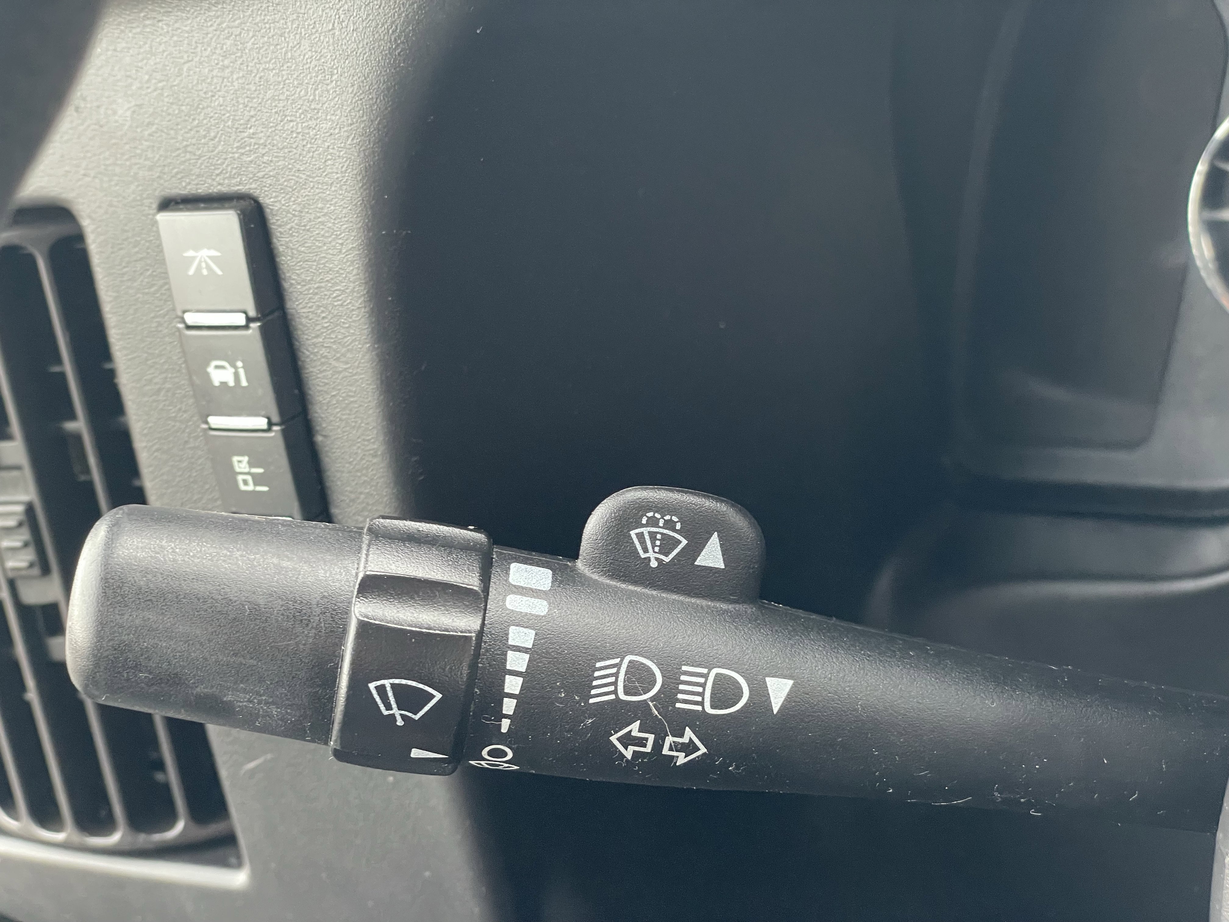 Used 2018 Chevrolet Express 2500 w/ Driver Convenience Package image 18