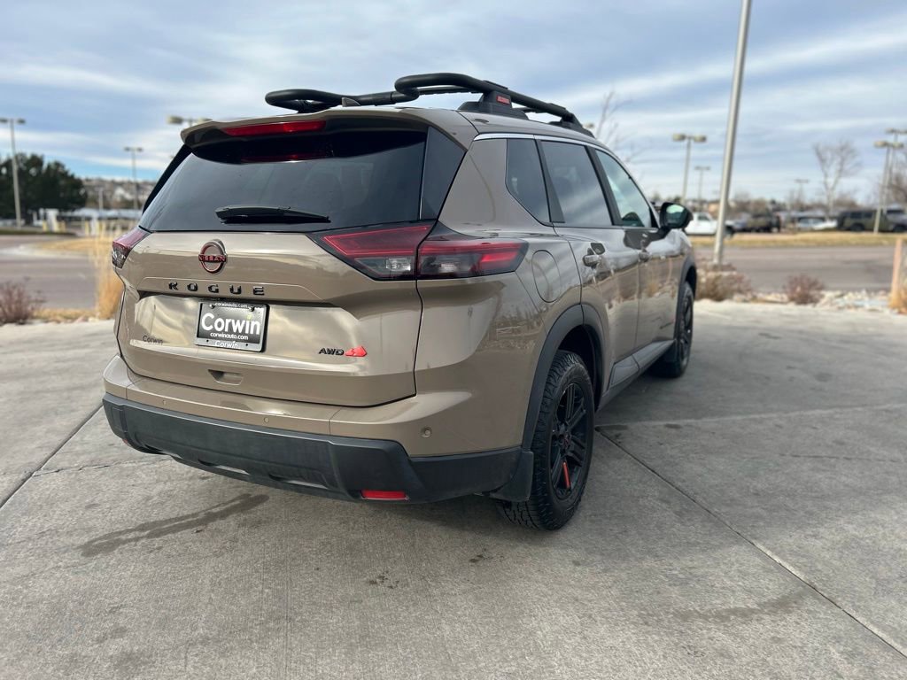 Used 2025 Nissan Rogue SV image 9