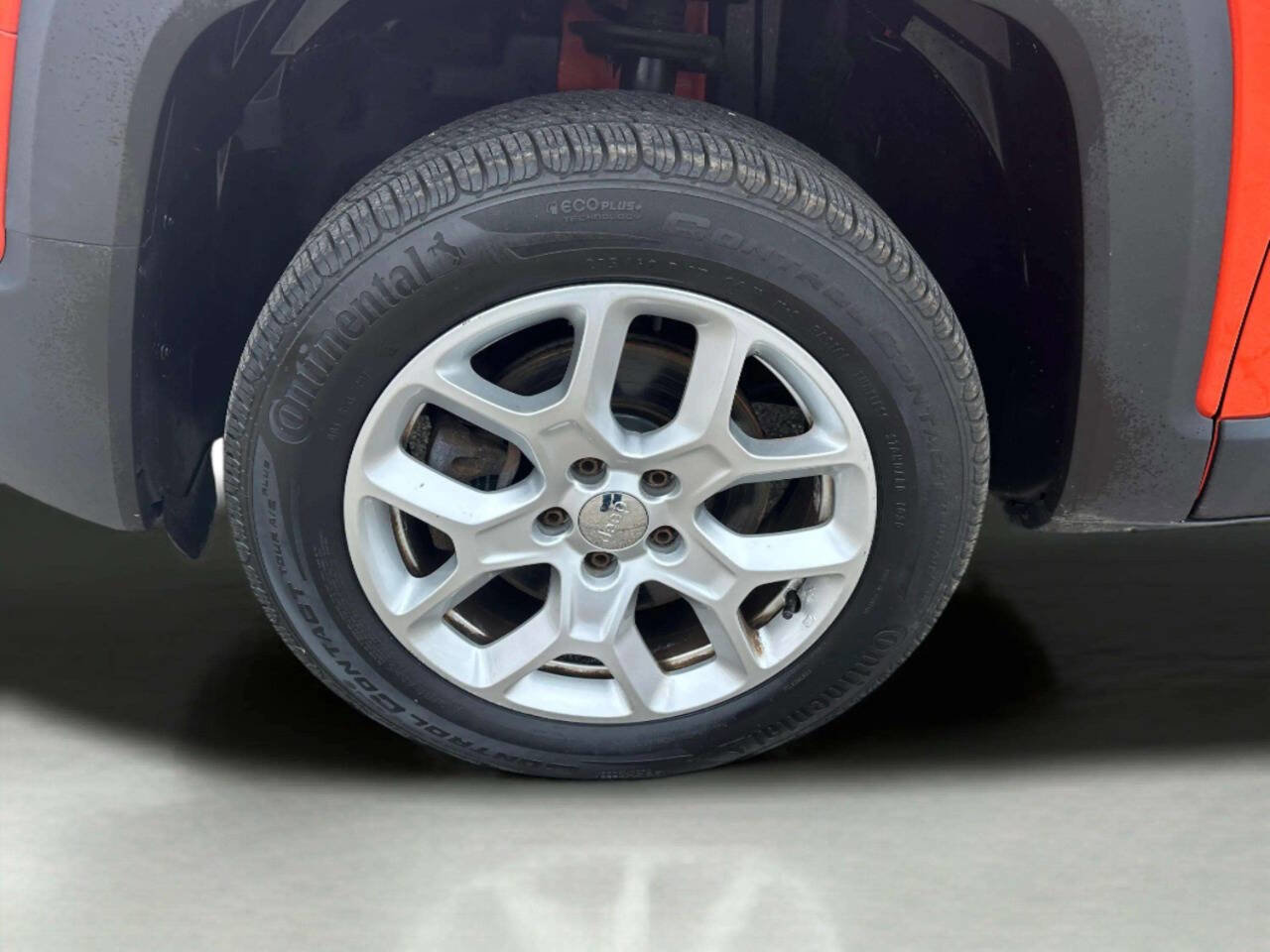 Used 2015 Jeep Renegade Latitude w/ Popular Equipment Group image 30