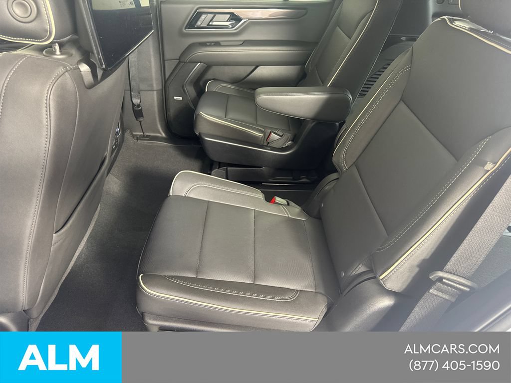 Used 2025 GMC Yukon Elevation w/ Elevation Premium Package AWD/4WD image 23