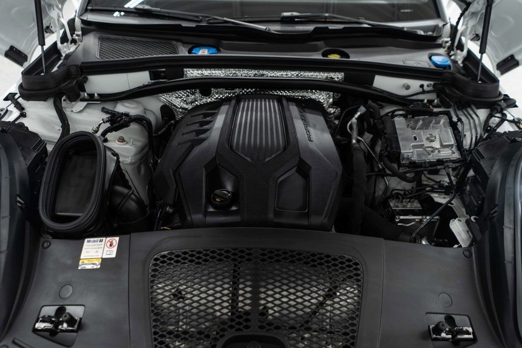 Used 2023 Porsche Macan image 36