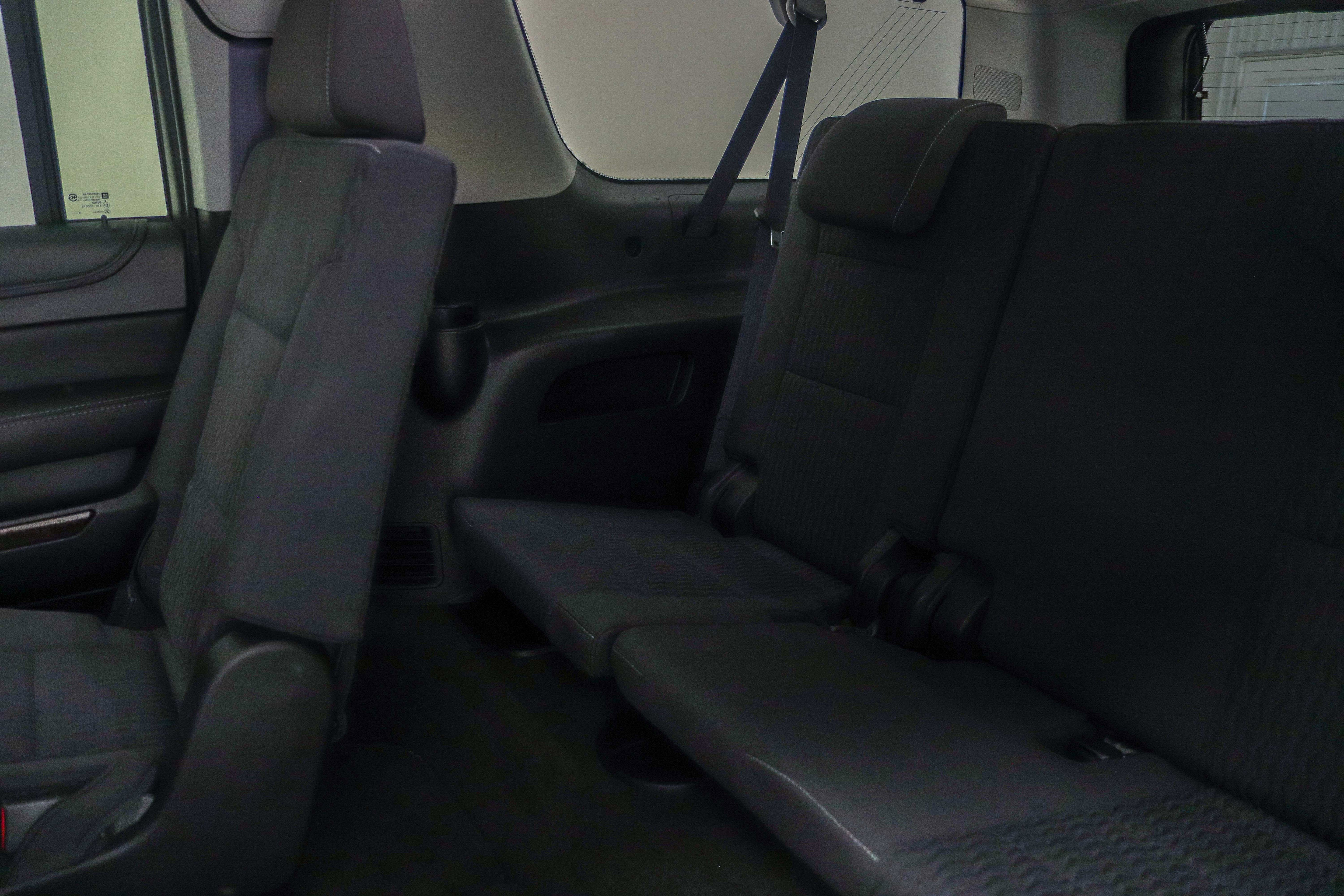Used 2017 Chevrolet Suburban 3500 LS w/ Driver Alert Package AWD/4WD image 19