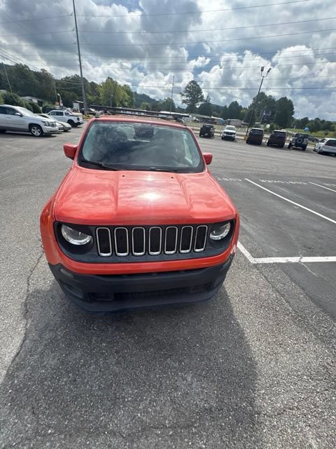 Used 2016 Jeep Renegade Latitude FWD image 5