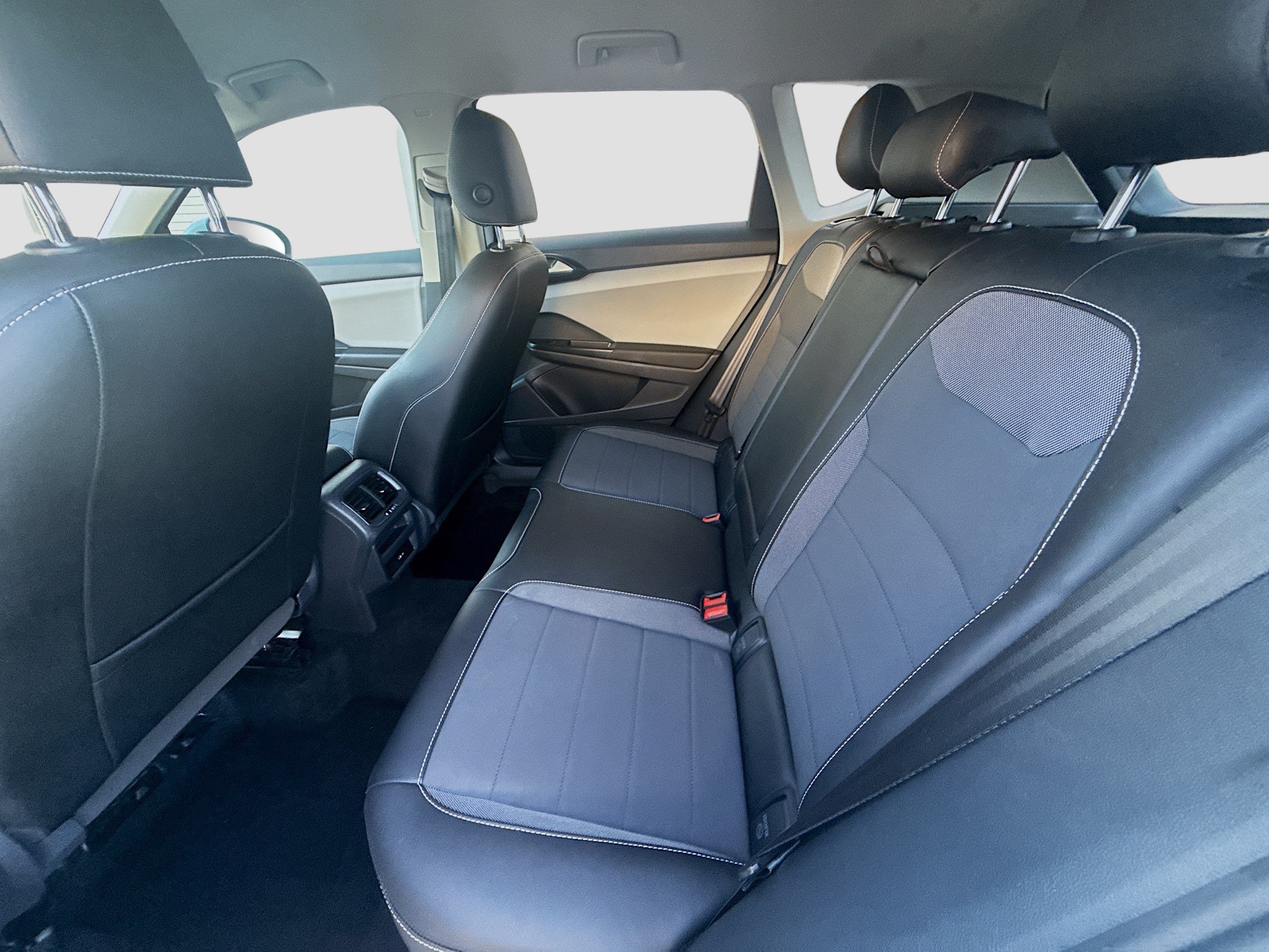 Certified 2022 Volkswagen Taos SE FWD image 23