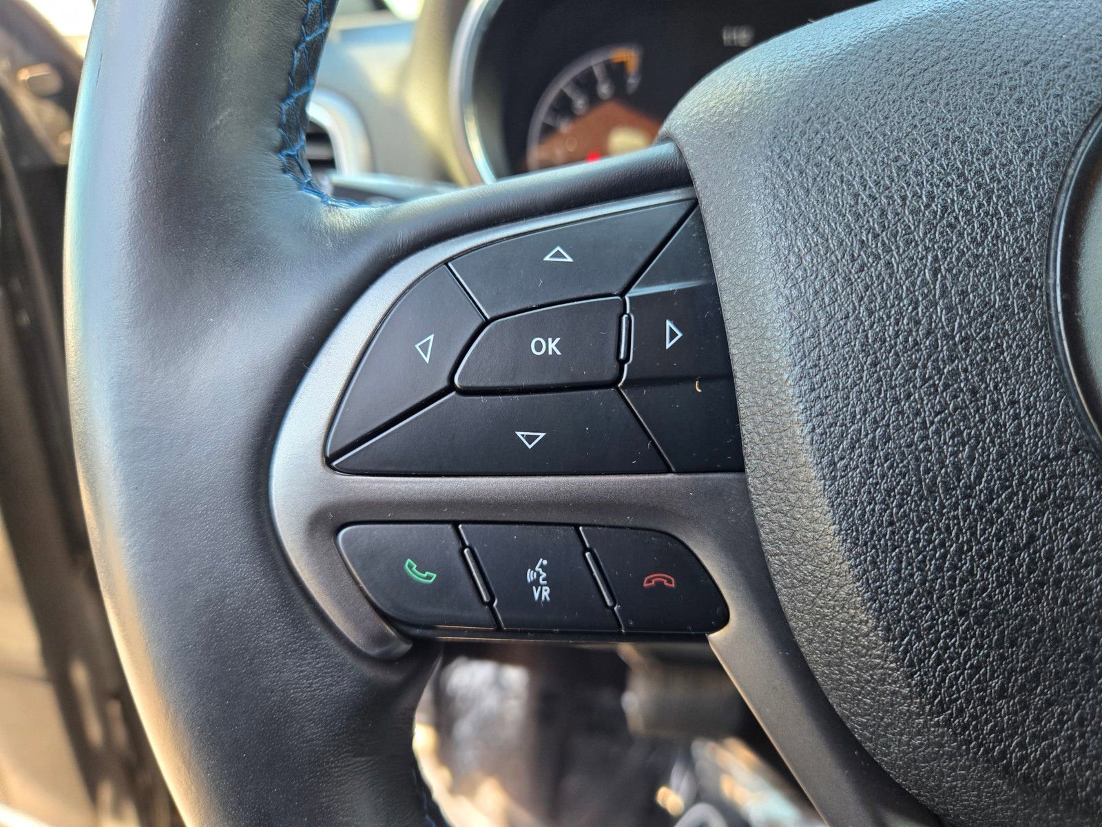 Used 2018 Jeep Grand Cherokee Laredo AWD/4WD image 26