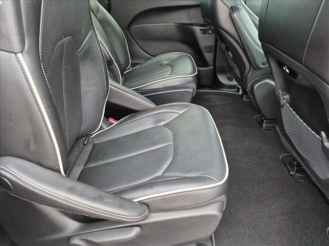 Used 2023 Chrysler Pacifica Limited w/ S Appearance Package FWD image 21