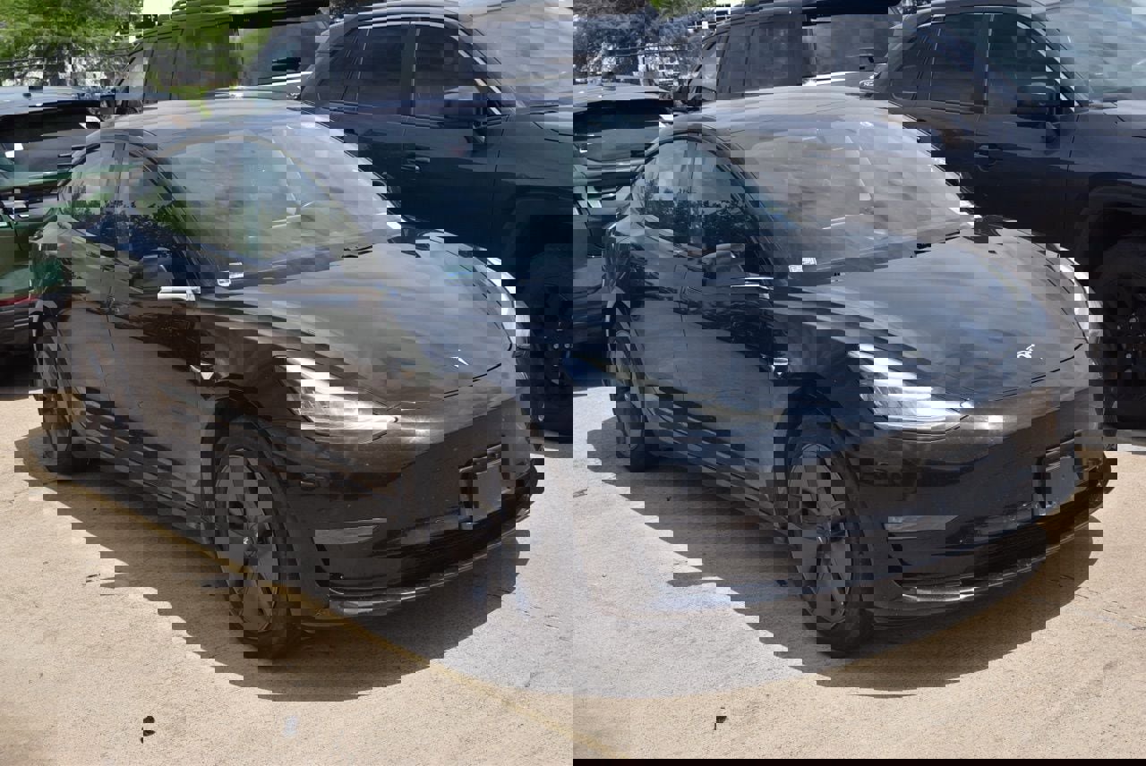 Used 2018 Tesla Model 3 Long Range image 4