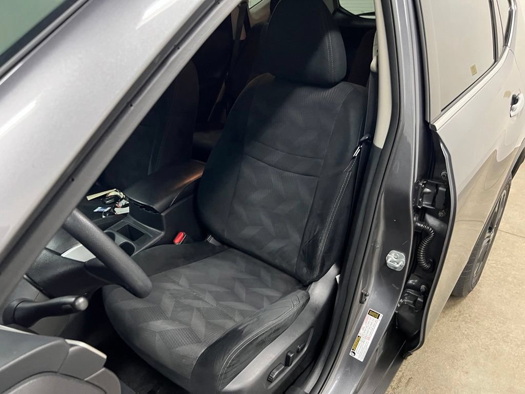 Used 2016 Nissan Rogue SV AWD/4WD image 26
