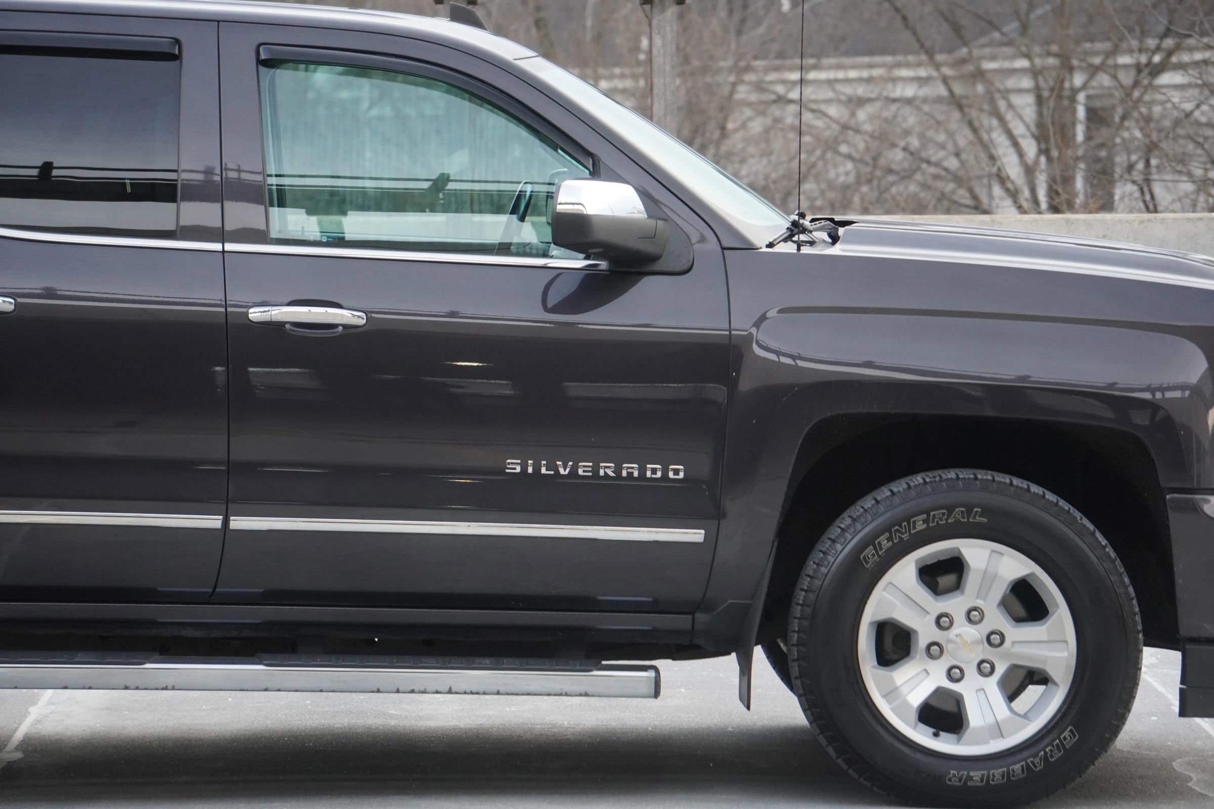 Used 2016 Chevrolet Silverado 1500 LTZ Z71 w/ LTZ Plus Package AWD/4WD image 32