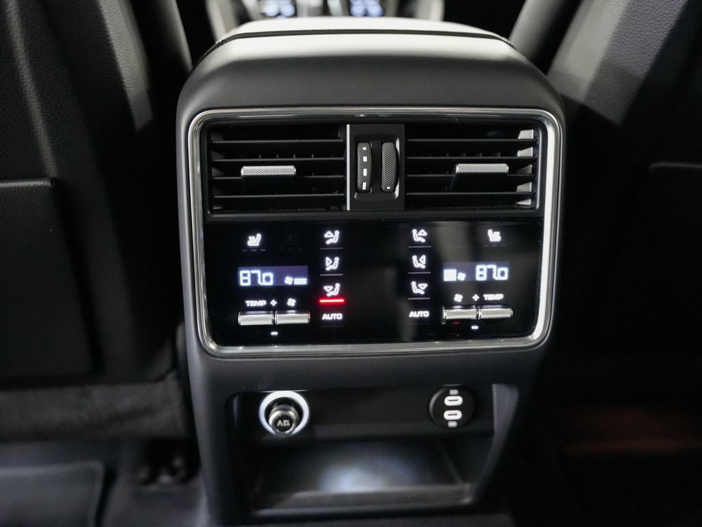 Used 2023 Porsche Cayenne GTS AWD/4WD image 32