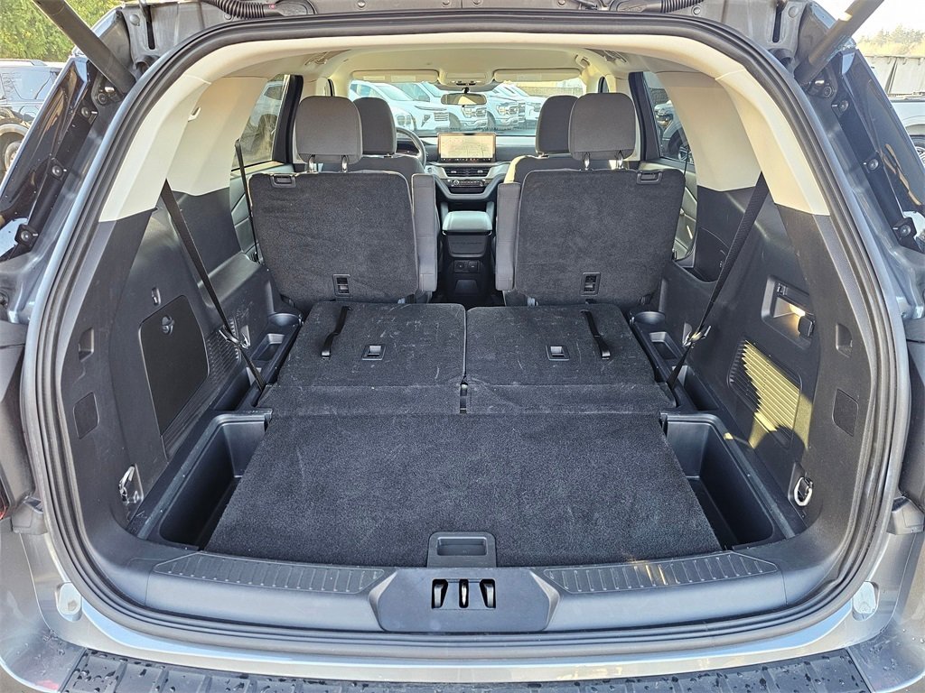 Used 2025 Ford Explorer Active image 25