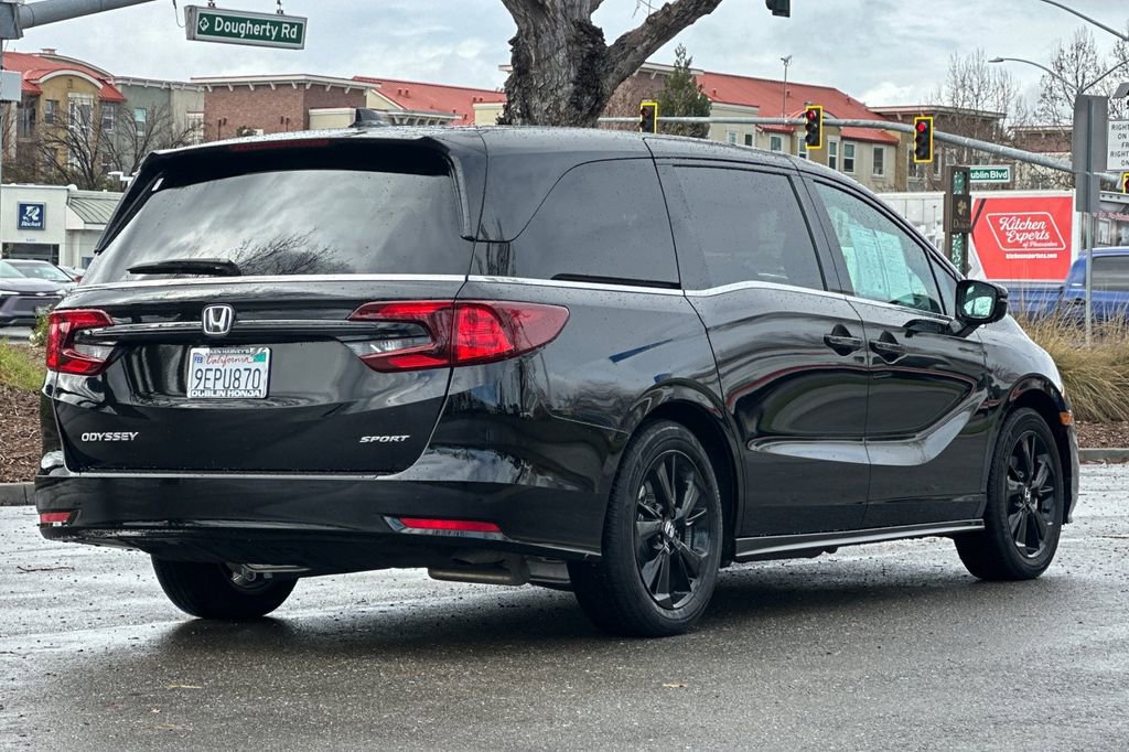 Certified 2023 Honda Odyssey Sport image 4